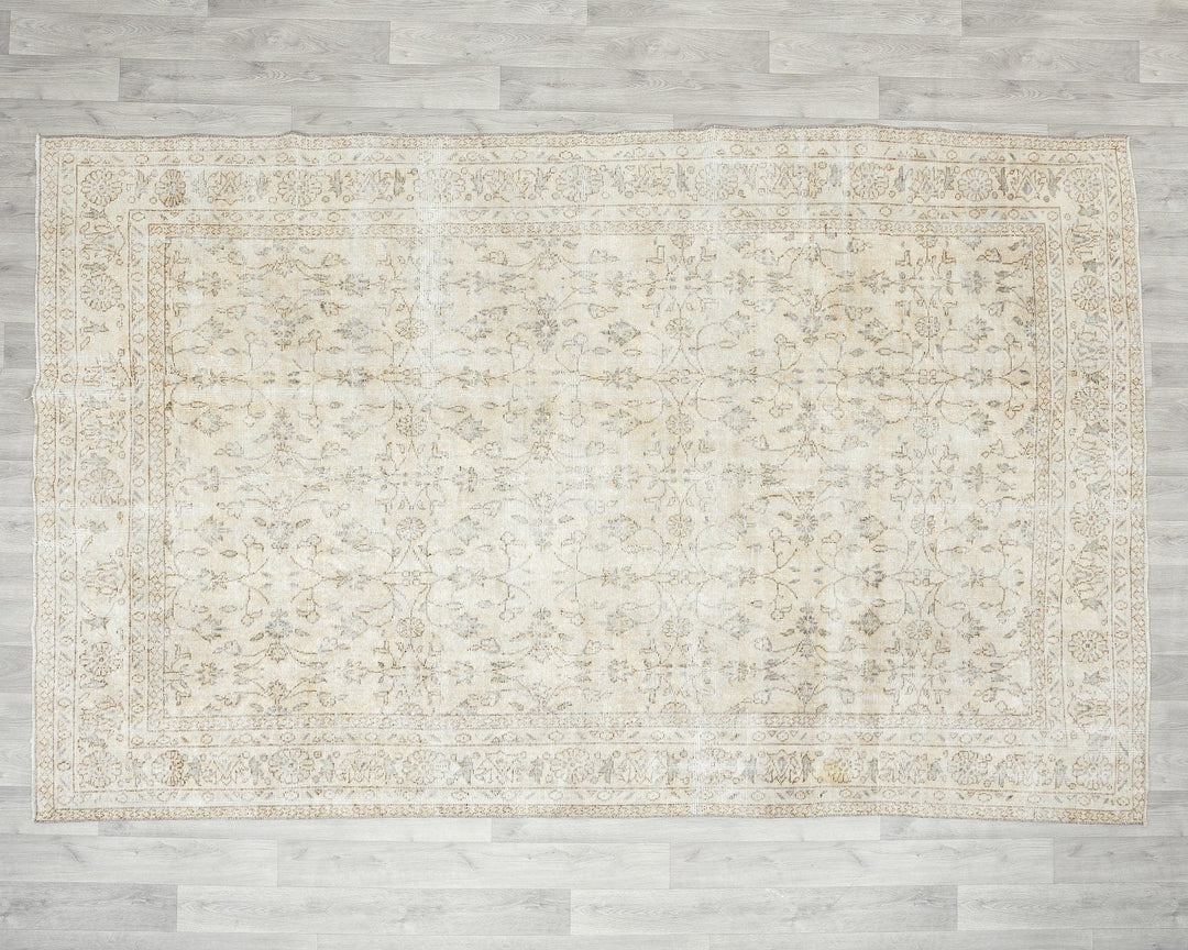 Beige Oushak Rug 6' 1" x 9' 5" | No. VR59965
