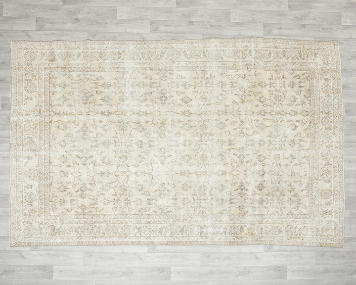 Beige Oushak Rug 6' 1" x 9' 5" | No. VR59965