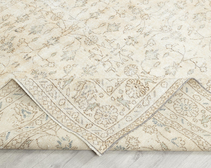 Beige Oushak Rug 6' 1" x 9' 5" | No. VR59965