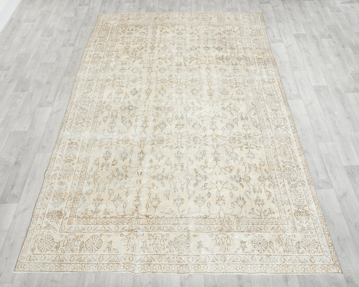 Beige Oushak Rug 6' 1" x 9' 5" | No. VR59965