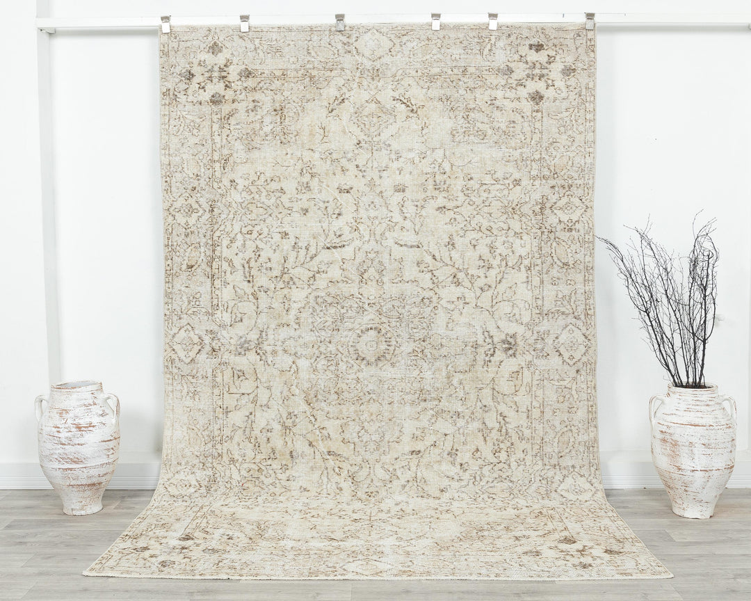Neutral Oushak Rug 6' 1" x 9' 6" | No. VR57114