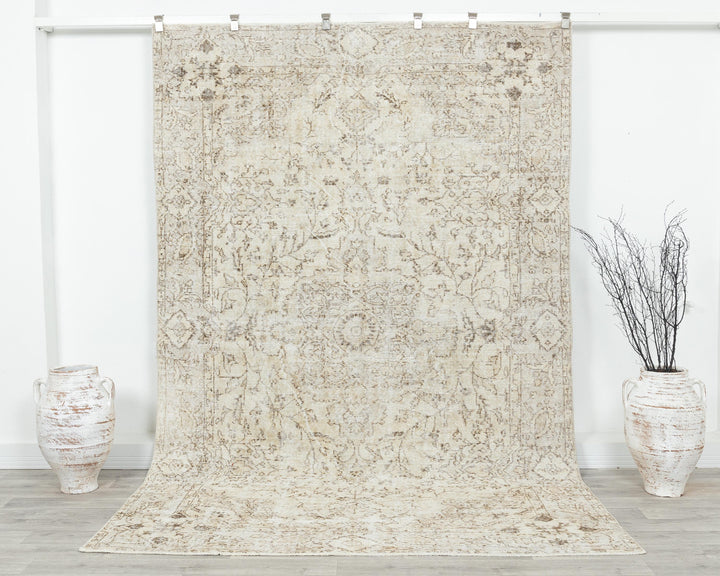 Neutral Oushak Rug 6' 1" x 9' 6" | No. VR57114