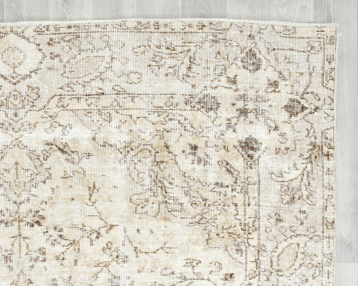 Neutral Oushak Rug 6' 1" x 9' 6" | No. VR57114