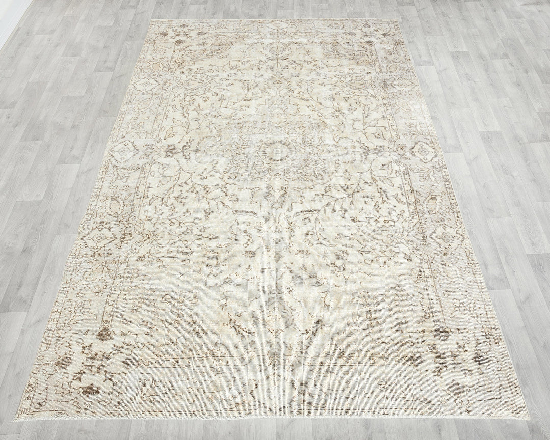 Neutral Oushak Rug 6' 1" x 9' 6" | No. VR57114