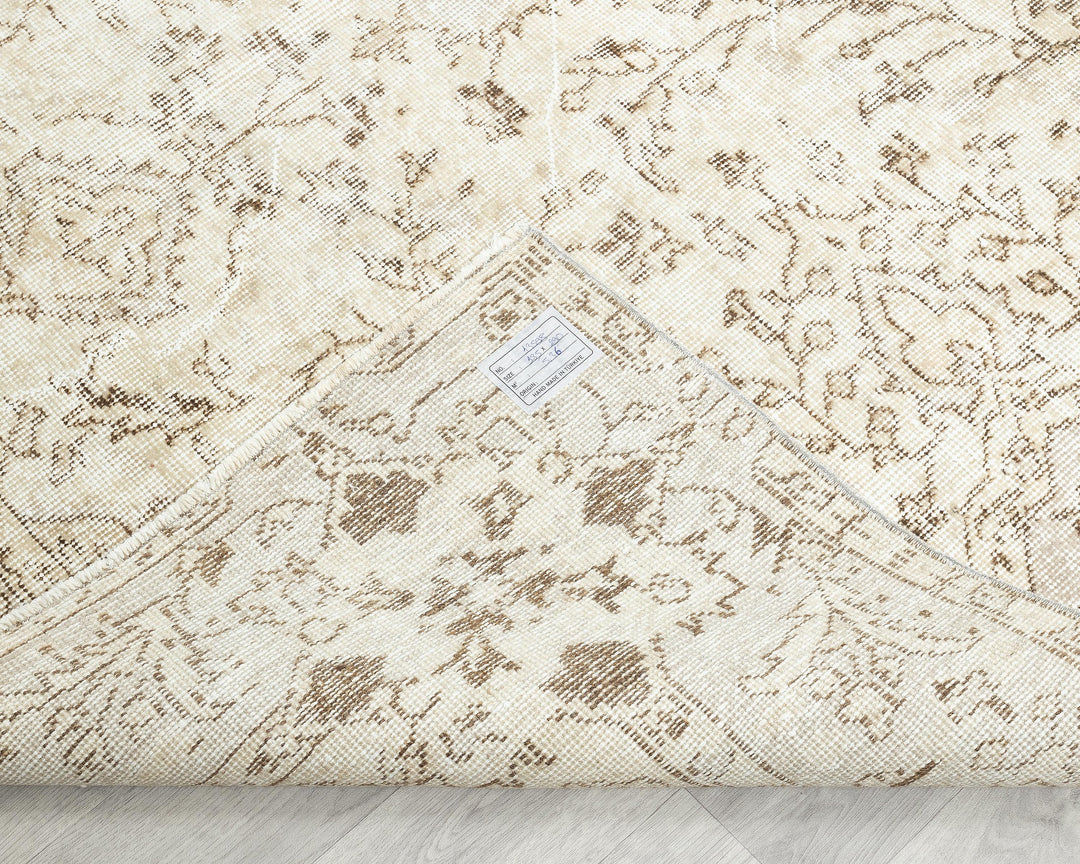 Neutral Oushak Rug 6' 1" x 9' 6" | No. VR57114