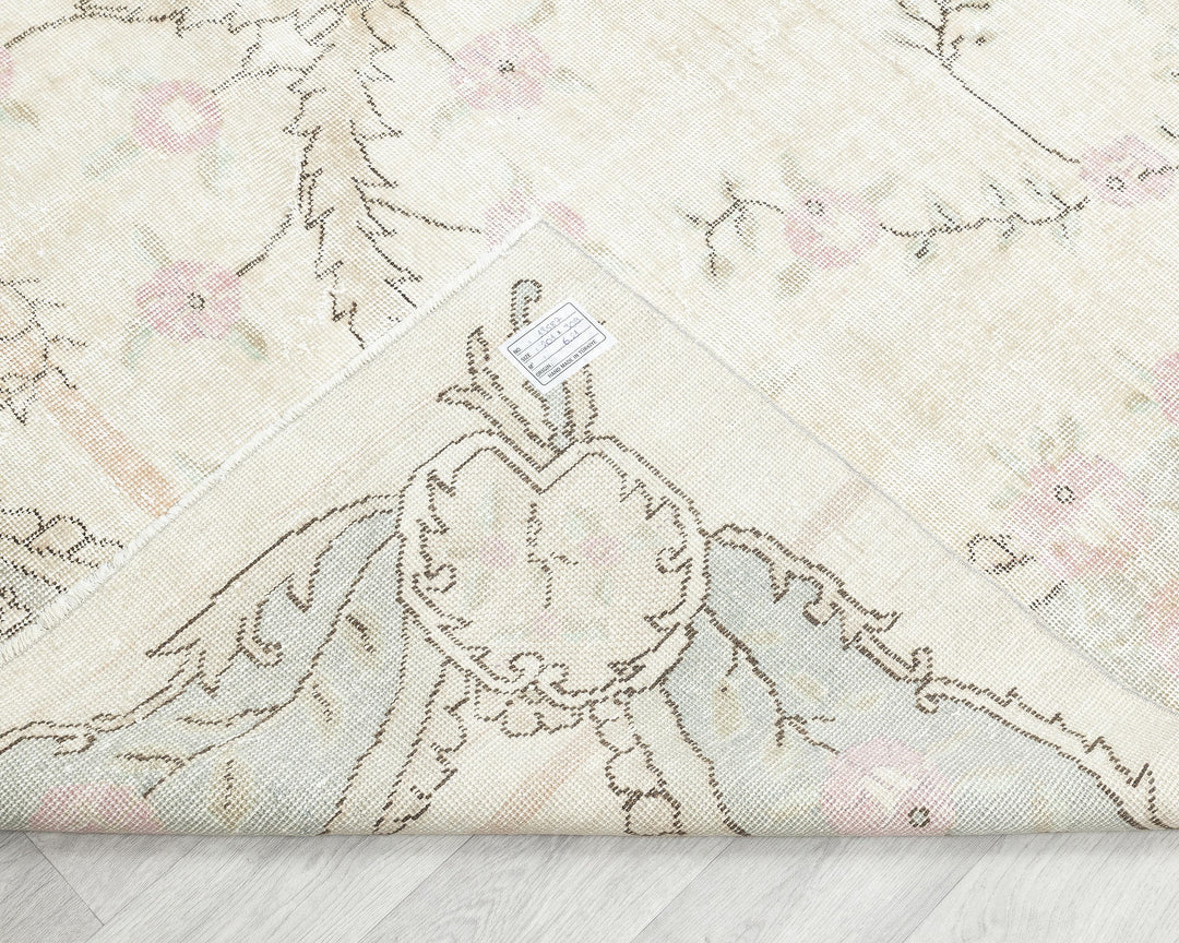 Beige Oushak Rug 6' 7" x 10' 1" | No. VR28674