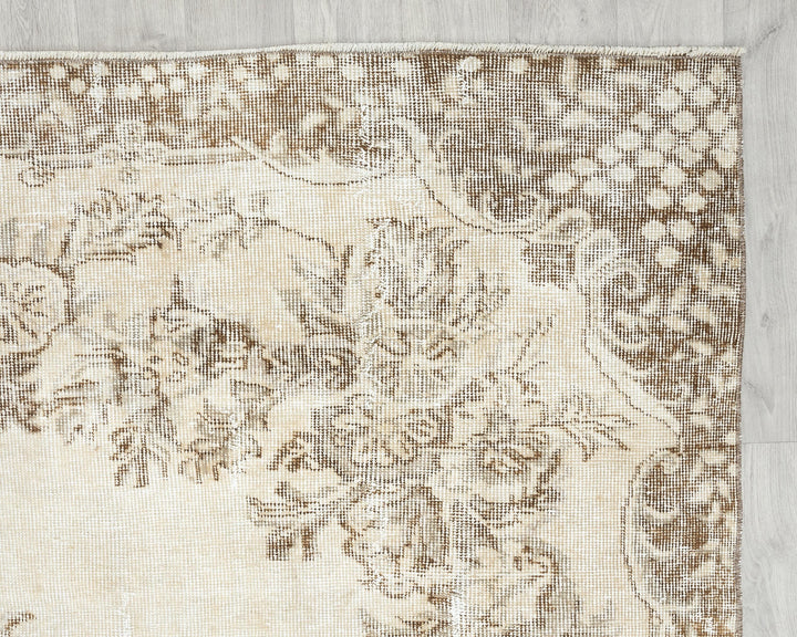 Beige Oushak Rug 6' 1" x 9' 11" | No. VR88946