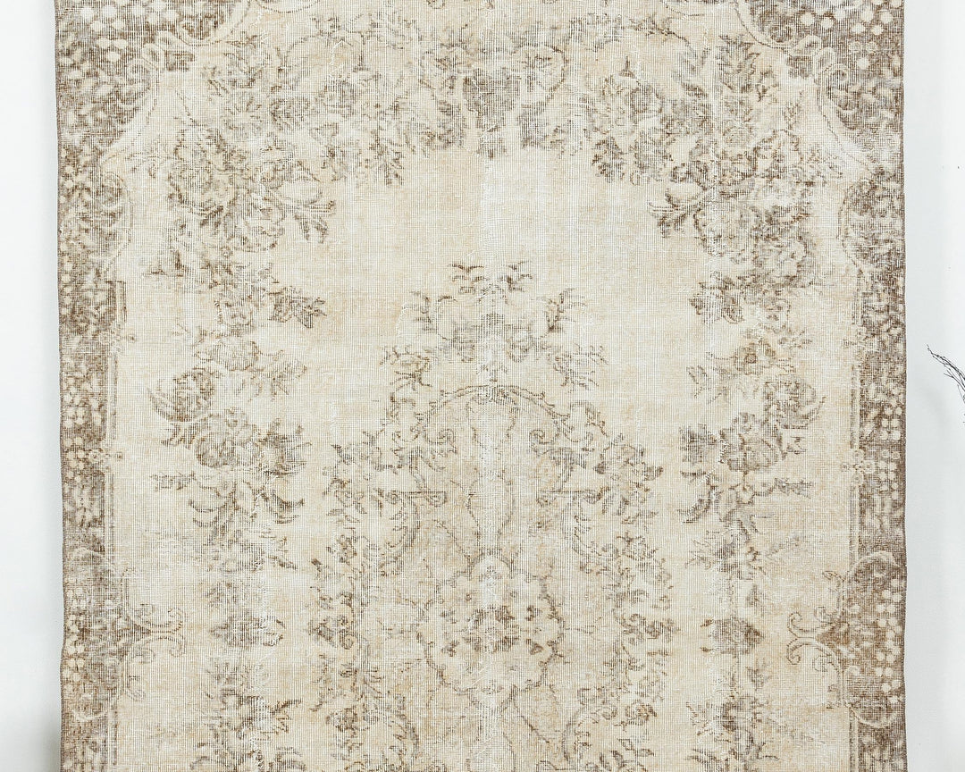 Beige Oushak Rug 6' 1" x 9' 11" | No. VR88946