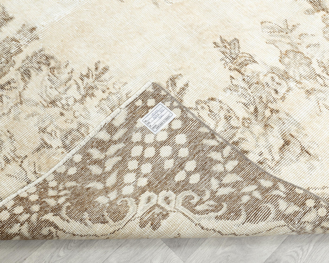 Beige Oushak Rug 6' 1" x 9' 11" | No. VR88946