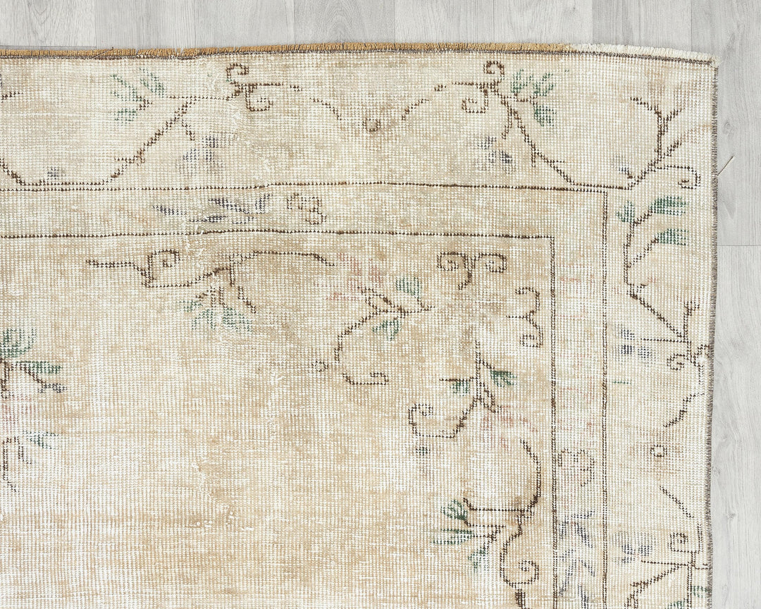 Beige Oushak Rug 6' x 8' 6" | No. VR97045