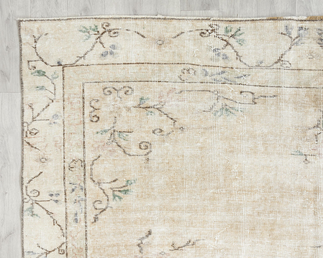 Beige Oushak Rug 6' x 8' 6" | No. VR97045