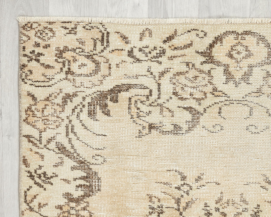Oushak Rug 6' 8" x 3' 7" | No. VR21601