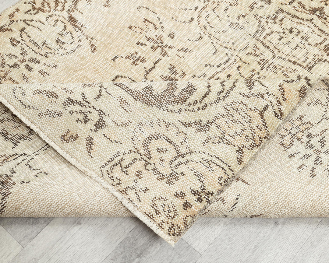Oushak Rug 6' 8" x 3' 7" | No. VR21601