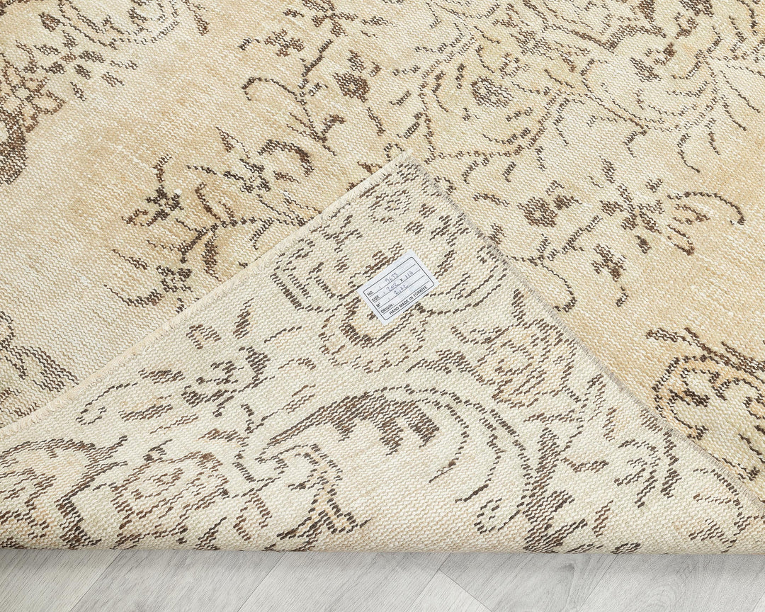 Oushak Rug 6' 8" x 3' 7" | No. VR21601