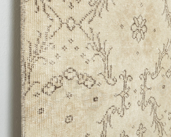 Beige Oushak Rug 6' 9" x 3' 8" | No. VR62430