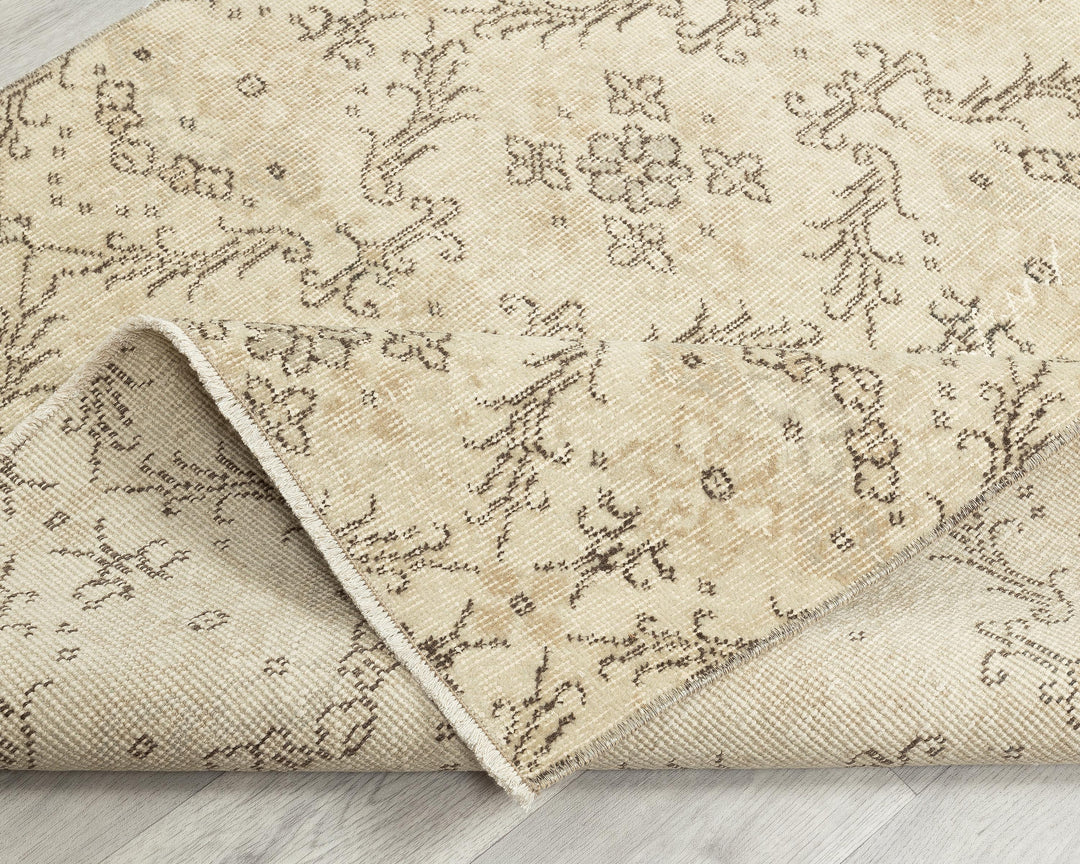 Beige Oushak Rug 6' 9" x 3' 8" | No. VR62430