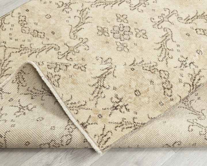 Beige Oushak Rug 6' 9" x 3' 8" | No. VR62430