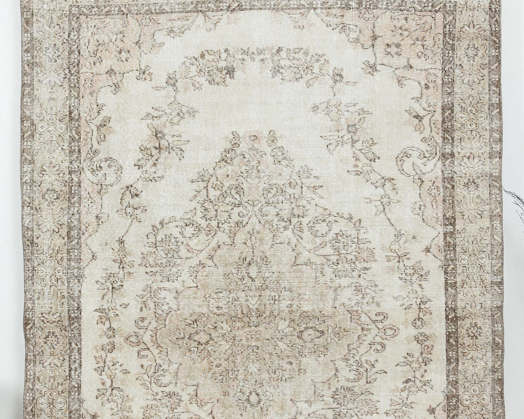 Beige Oushak Rug 6' 4" x 9' 8" | No. VR46036
