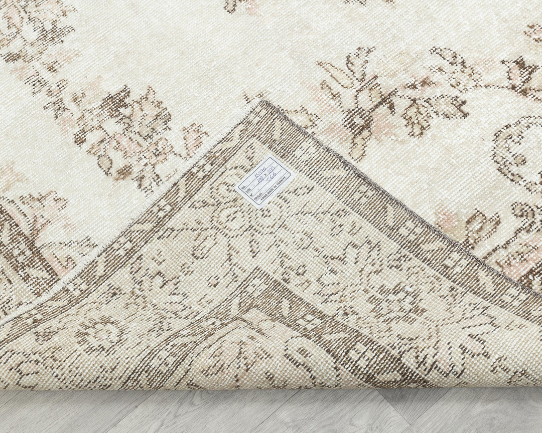 Beige Oushak Rug 6' 4" x 9' 8" | No. VR46036