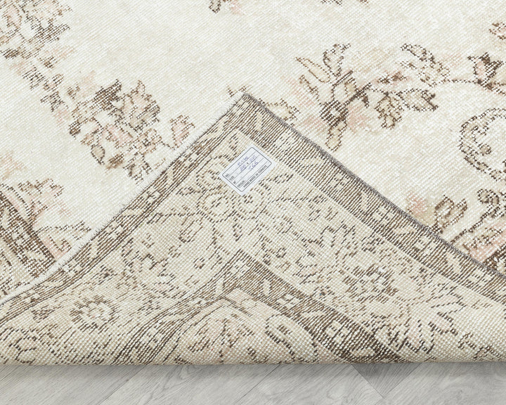 Beige Oushak Rug 6' 4" x 9' 8" | No. VR46036