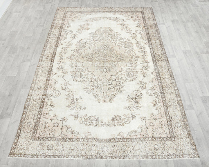 Beige Oushak Rug 6' 4" x 9' 8" | No. VR46036