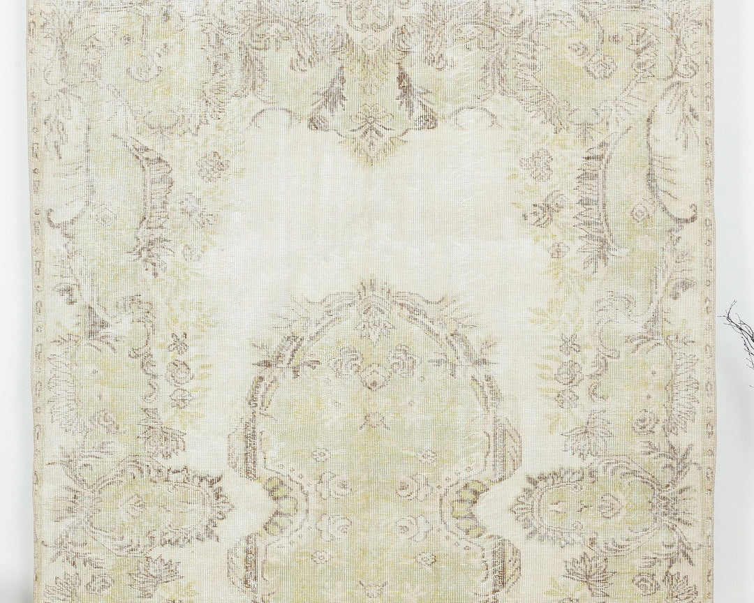 Beige Oushak Rug 6' 2" x 9' 8" | No. VR38297