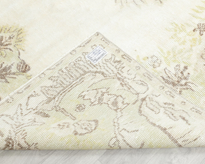 Beige Oushak Rug 6' 2" x 9' 8" | No. VR38297
