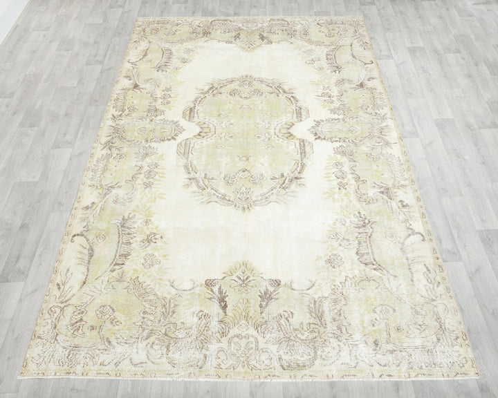 Beige Oushak Rug 6' 2" x 9' 8" | No. VR38297