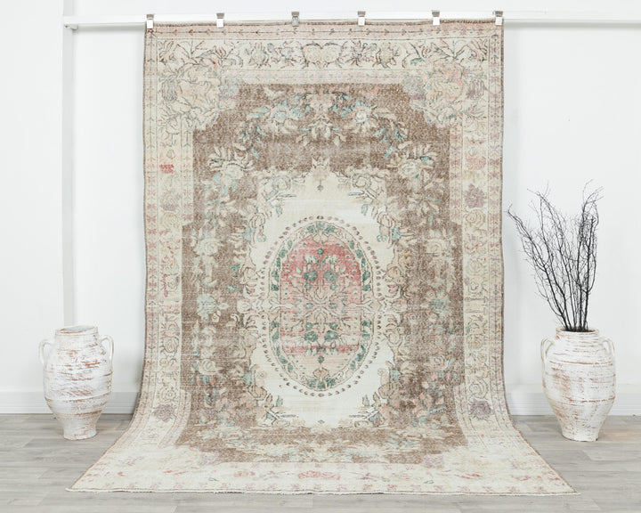 Neutral Oushak Rug 6' x 9' 6" | No. VR71462