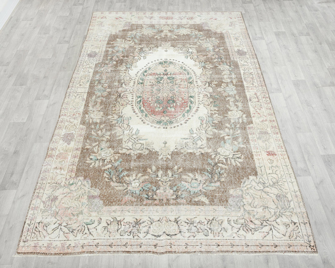Neutral Oushak Rug 6' x 9' 6" | No. VR71462
