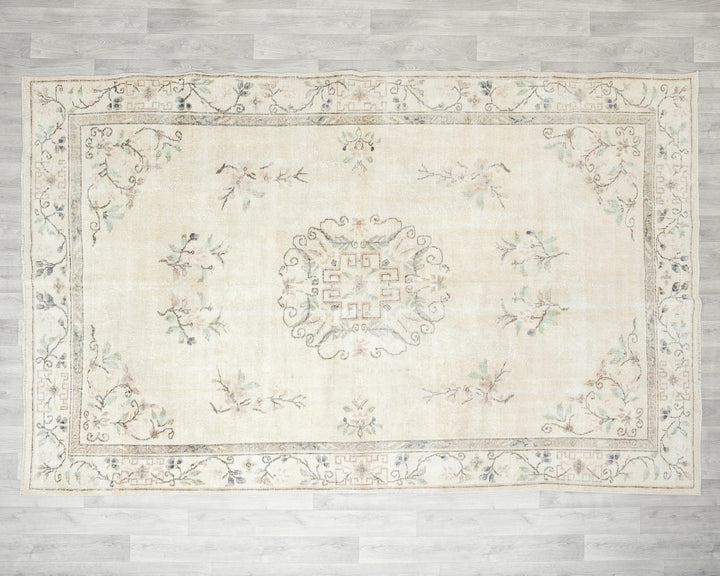 Beige Oushak Rug 6' 6" x 9' 8" | No. VR86549