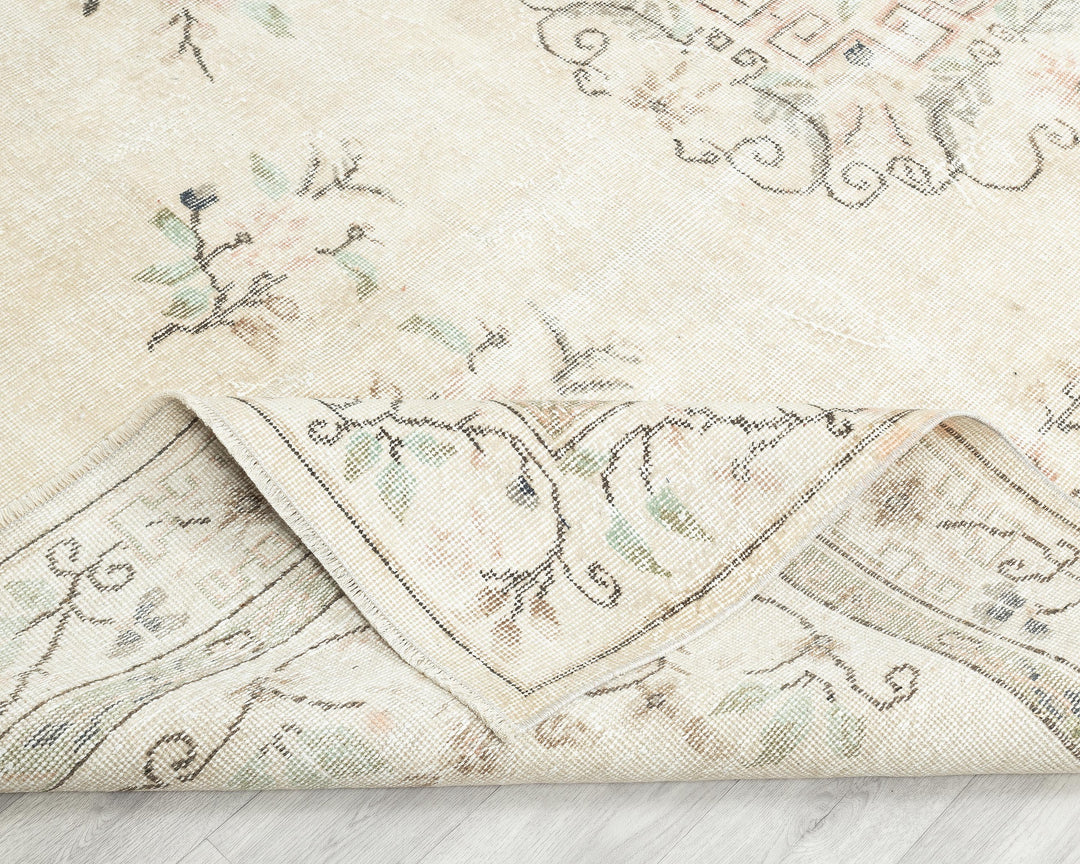 Beige Oushak Rug 6' 6" x 9' 8" | No. VR86549