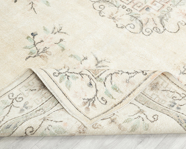 Beige Oushak Rug 6' 6" x 9' 8" | No. VR86549