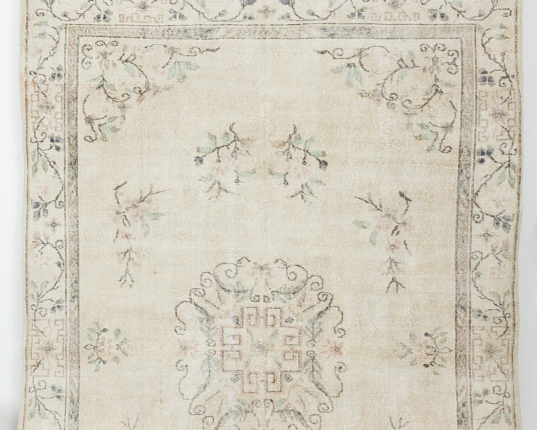 Beige Oushak Rug 6' 6" x 9' 8" | No. VR86549
