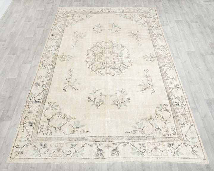 Beige Oushak Rug 6' 6" x 9' 8" | No. VR86549