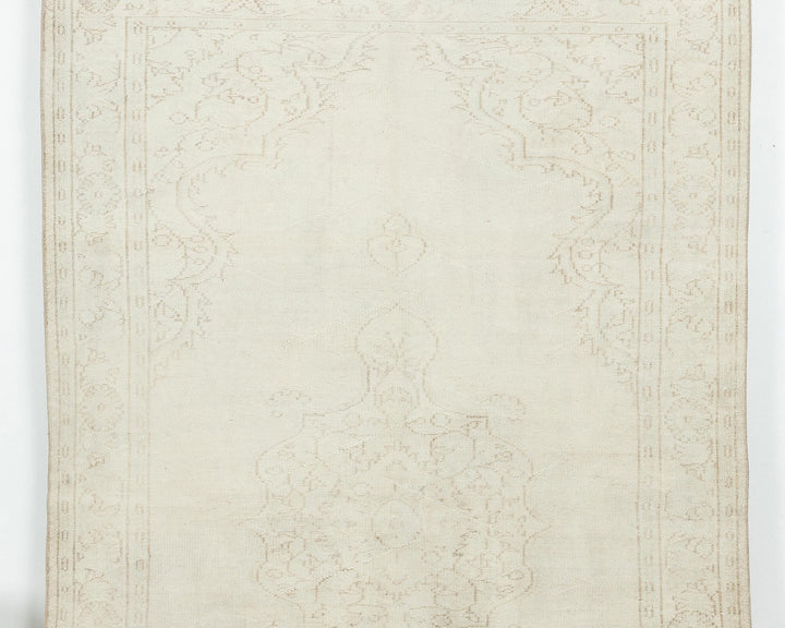 Beige Oushak Rug 6' 1" x 9' 2" | No. VR17701