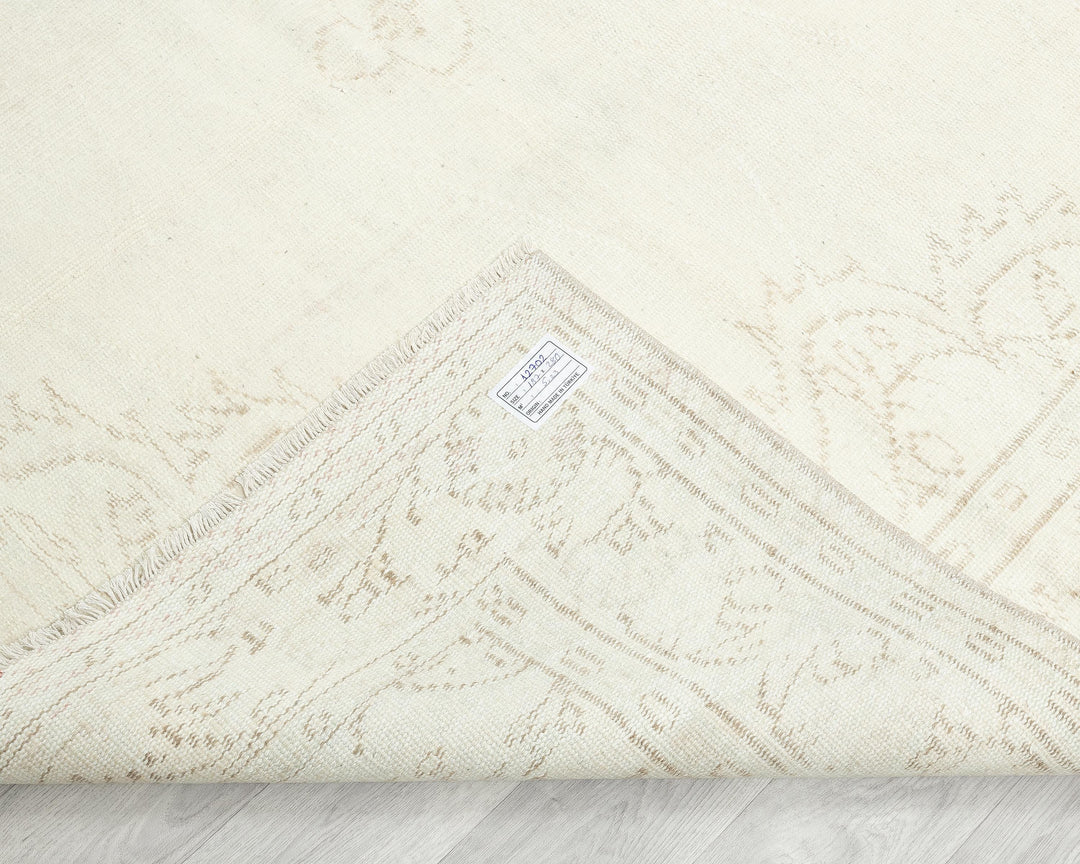 Beige Oushak Rug 6' 1" x 9' 2" | No. VR17701