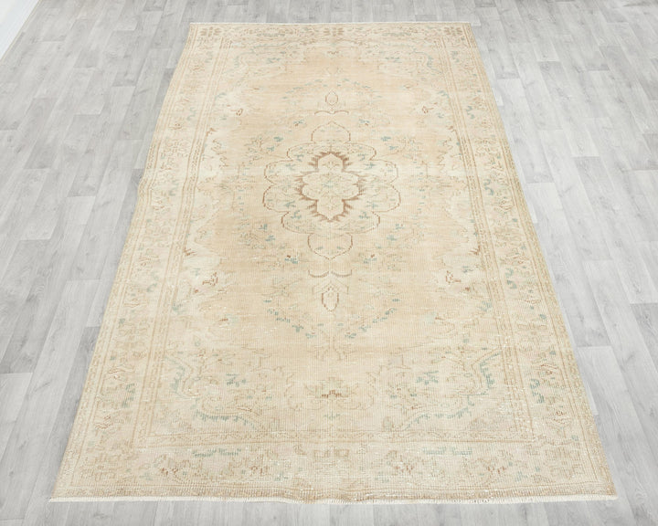 Beige Oushak Rug 5' 5" x 8' 6" | No. VR30236