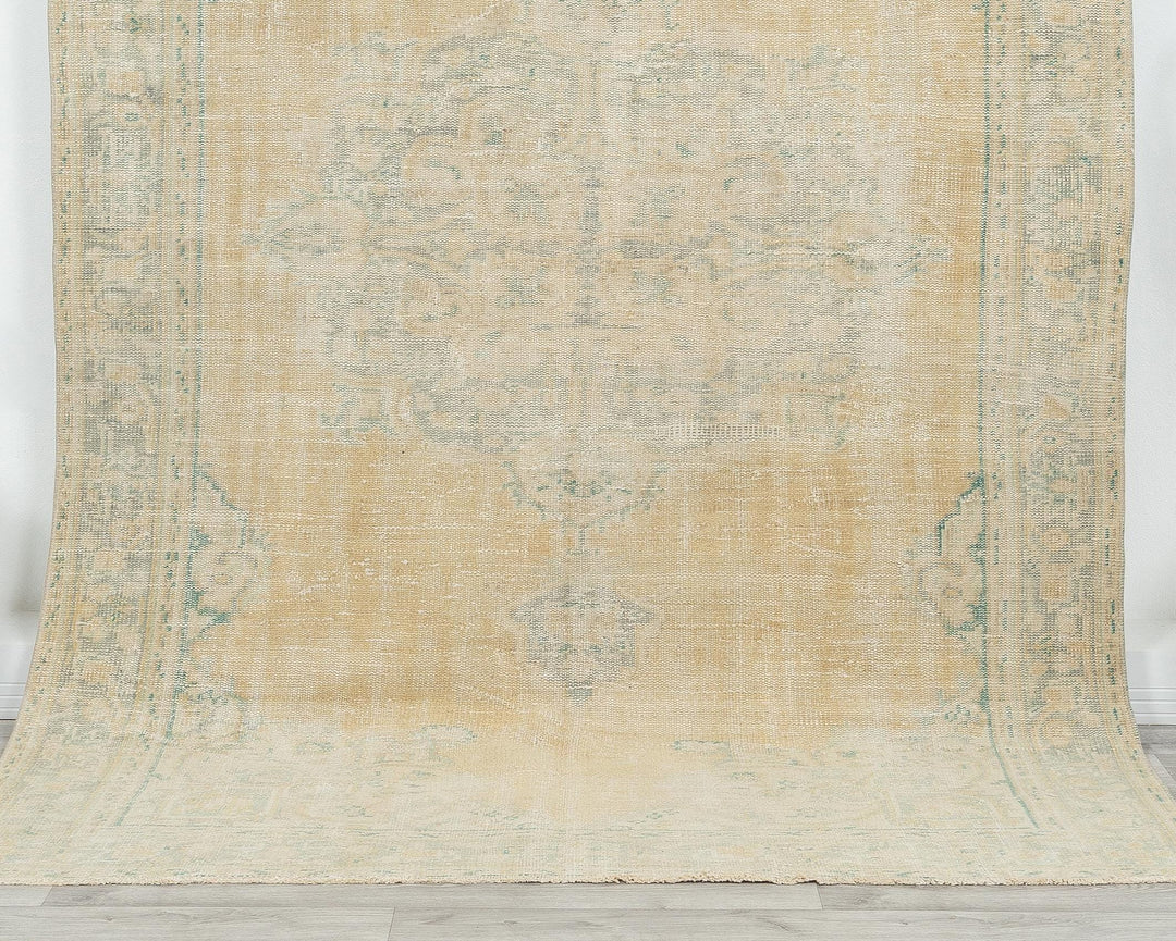 Neutral Oushak Rug 5' 8" x 8' 7" | No. VR97604