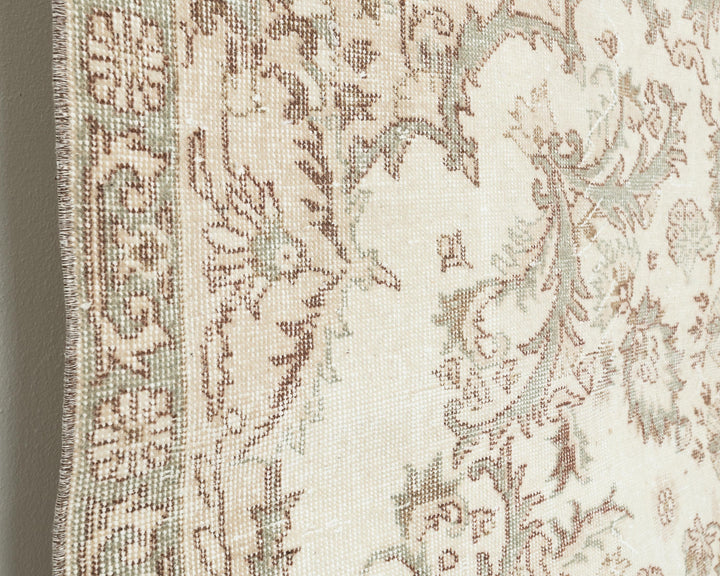 Beige Oushak Rug 6' 2" x 9' 10" | No. VR64938