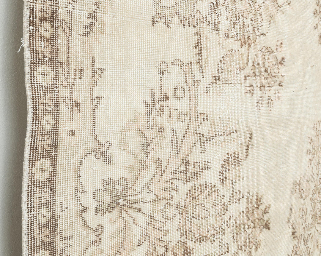 Beige Oushak Rug 6' 4" x 10' 4" | No. VR61962