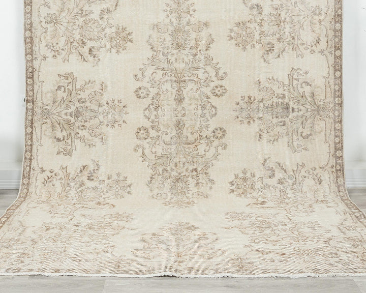 Beige Oushak Rug 6' 4" x 10' 4" | No. VR61962
