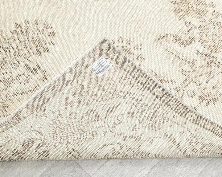 Beige Oushak Rug 6' 4" x 10' 4" | No. VR61962