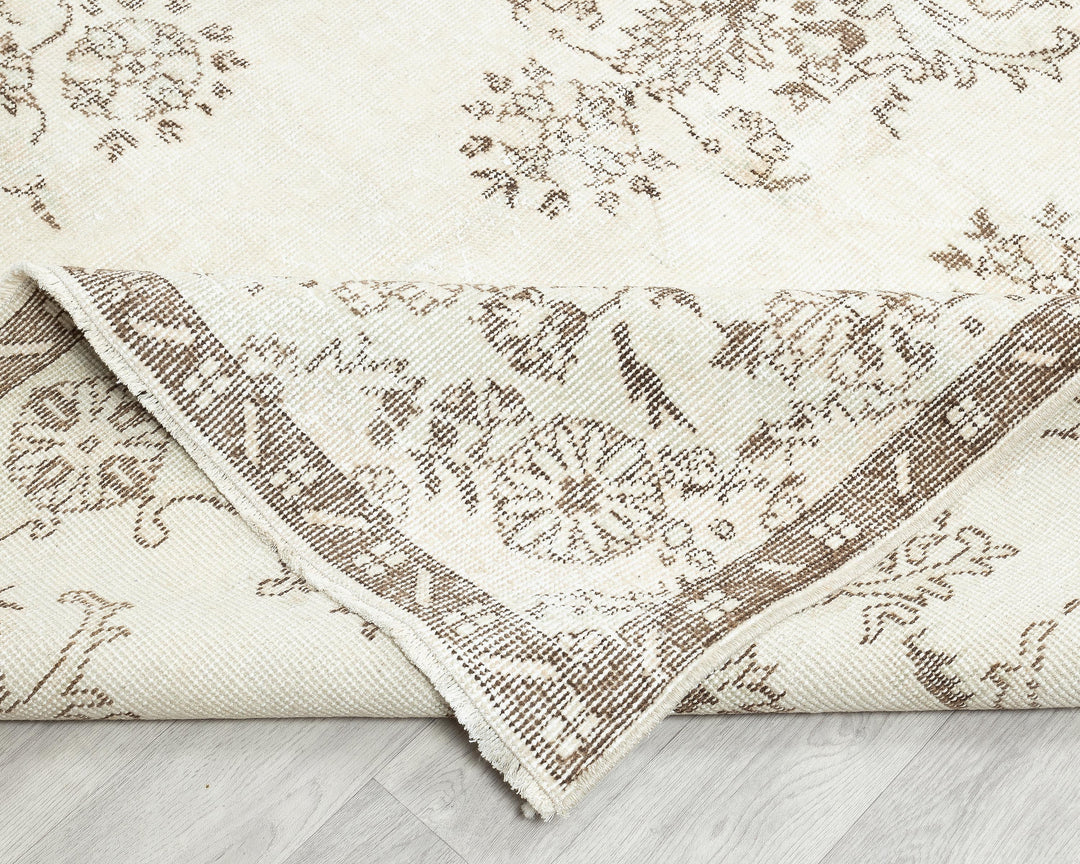 Beige Oushak Rug 6' 2" x 9' 1" | No. VR51222