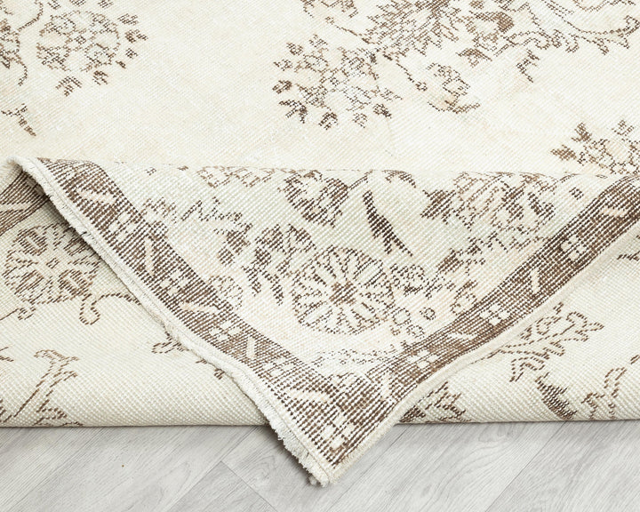 Beige Oushak Rug 6' 2" x 9' 1" | No. VR51222