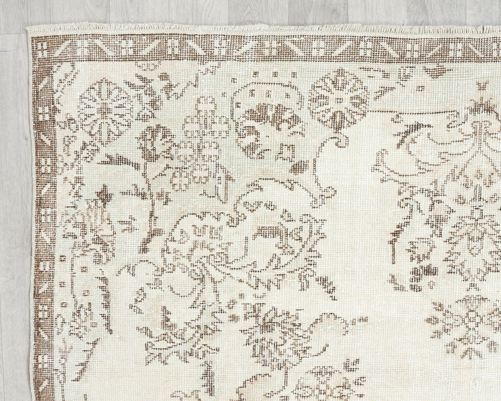 Beige Oushak Rug 6' 2" x 9' 1" | No. VR51222
