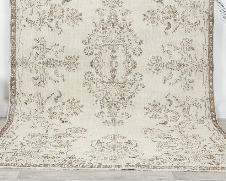 Beige Oushak Rug 6' 2" x 9' 1" | No. VR51222