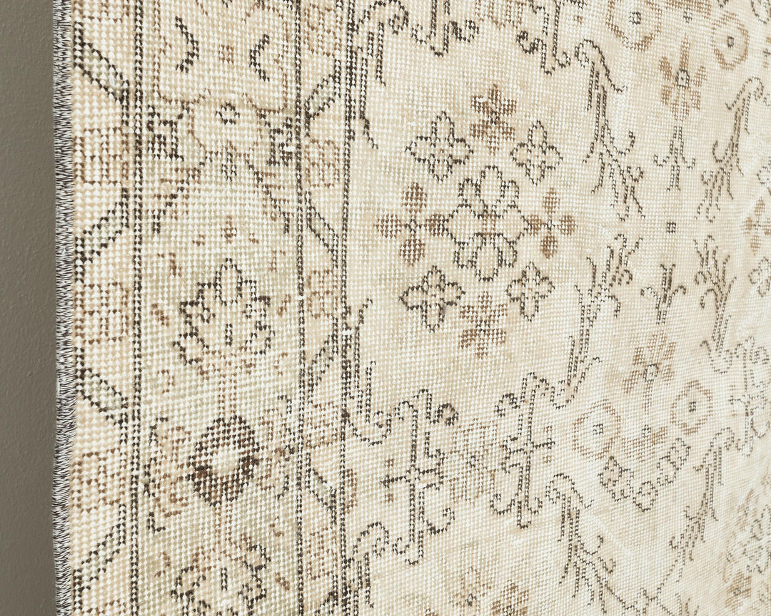 Beige Oushak Rug 6' 2" x 9' 10" | No. VR21344