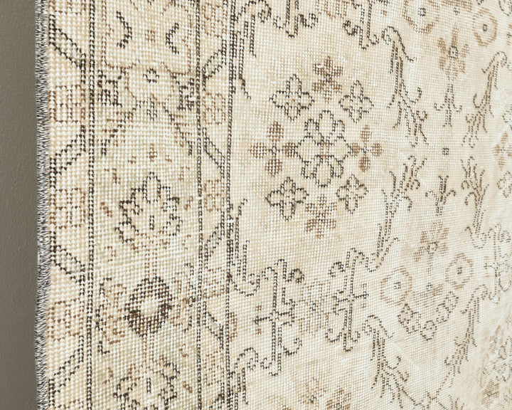 Beige Oushak Rug 6' 2" x 9' 10" | No. VR21344