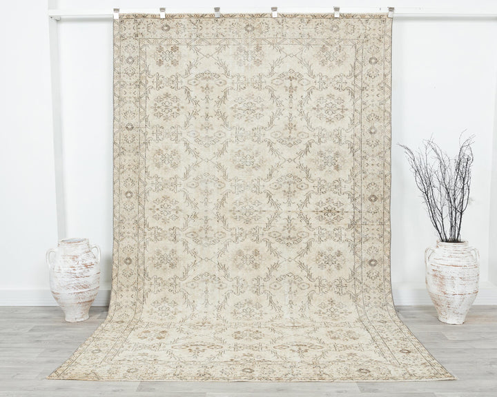 Beige Oushak Rug 6' 2" x 9' 10" | No. VR21344